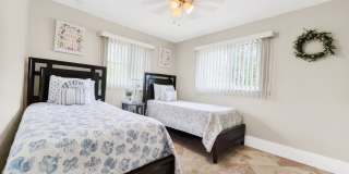 Discover the perfect Naples Park rental just minutes from the beach. Gallery 26