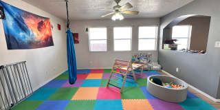 Coming Soon! 5 Bedroom 2.5 Bathroom w/ 2 Car Garage w/ Refrigerated Air Gallery 7