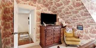 Beautiful 2 bedroom/ 2 bathroom apartment located right on Historic Main Street in St. Charles. Beautiful 2 bedroom/ 2 bathroom apartment located right on Historic Main Street in St. Charles. Gallery 24