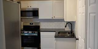 Charming 3 - Bedroom Property in Prime Location Gallery 21