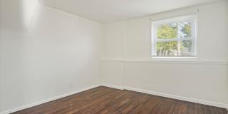 312 HAMMONDS FERRY Gallery 37