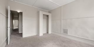 225 N LUZERNE Avenue Gallery 24