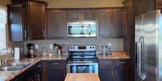 Available 06/24/2026 Gallery 21