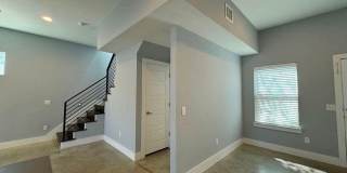 Great, modern 2 bedroom 2.5 bath available in South Austin! Gallery 19