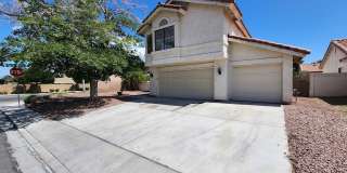 Gorgeous 4 Bedroom corner lot home Gallery 1