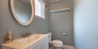 Cute Downtown 2 Bedroom House with Garage & Fenced Yard - Dogs Welcome Gallery 14