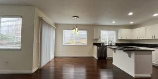 Grand 5 Bedroom Home Featuring 19ft Ceilings, Family Room & Main-Level Suite Gallery 20