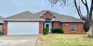 Wonderful 3 Bed, 2 Bath Home in Moore, OK Gallery 1