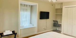 501 E Poplar Ave Gallery 12