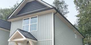 Adorable Single Family Town Home with Modern Finishes Gallery 1