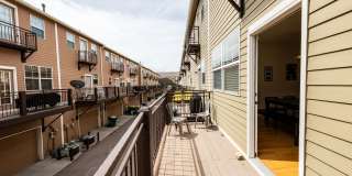 Downtown 3 Bedroom Townhome with 2 Car Garage Gallery 41