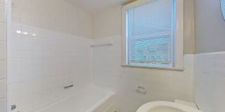 Cozy Upstairs Retreat in Prime San Marco Location! Gallery 15