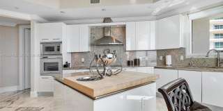 16047 Collins Avenue Gallery 10