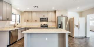 Spacious 6-Bedroom, 3.5-Bath Pool Home Near ASU Campus Gallery 19