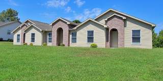 Spacious 2 Bedroom in Cape Gallery 1