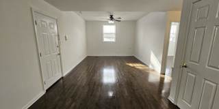 4034 N Milwaukee Avenue, Gallery 1