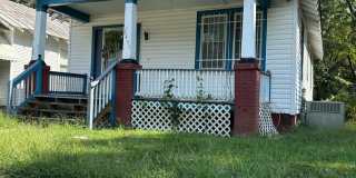 2 bedroom house with central ac/heat, laundry, nice back yard 2 bedroom house with central ac/heat, laundry, nice back yard Gallery 1