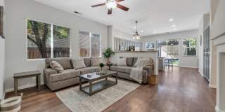 South Town Fully Furnished Home! Gallery 3
