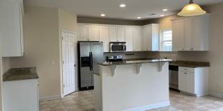 4 bedroom 2.5 bath home with a loft Gallery 9