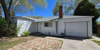 Charming 3 Bedroom Home with Bonus Living Space in Sparks Gallery 1