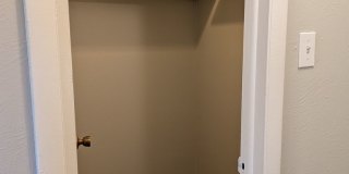 95 N Clarkson St Carolyn Arms Apartments Gallery 25