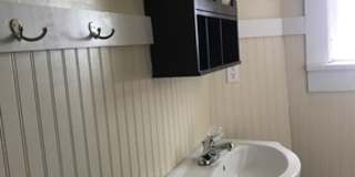 5 Bed 2 Bath House 1 block from Kirkwood ***AVAILABLE AUG 2027*** Gallery 14
