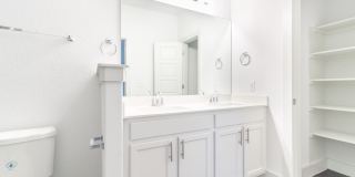Huge Home in Perfect South Austin Location Gallery 8