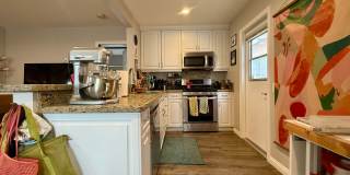 Modern Bungalow with W/D + A/C! Assigned Parking Included & 1 Garage Storage! Gallery 5