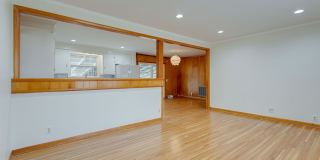 Stunning 4BE/2.5BA home  at corner lot single story home! Gallery 7