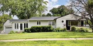 Beautiful 3-Bed, 2-Bath Home in West Omaha! Gallery 1