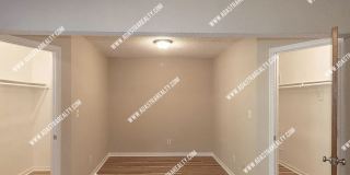 Beautiful and Spacious Townhome in LAWRENCE-Available in MAY!! Gallery 1