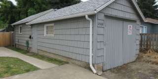Cozy & Comfortable & Furnished Tiny House Gallery 1