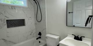 2bed/1bath w/ detached garage! Gallery 9
