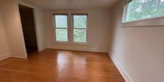 Charming Three Bed West Seattle Vintage Home Near Lincoln Park and Puget Sound! Gallery 8