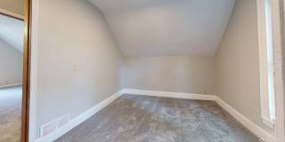 Madison/W.95th neighborhood : 3 bedroom/1 bath single family house available NOW. Gallery 87