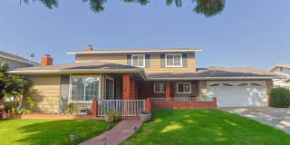 2714 North Linwood 2714 North Linwood Gallery 1