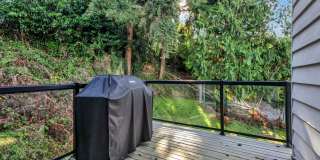 Stunning Sound & Olympic Mountain View Home in North Admiral Gallery 27