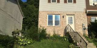 Available immediately! END UNIT 3BR Townhome near Emmaus! Gallery 1