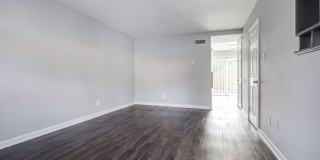 Country Club Apartments Gallery 5