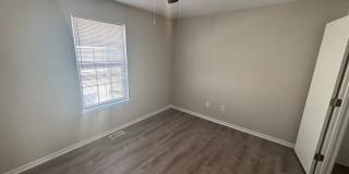 Northern Spacious 4 BDR Duplex Gallery 18