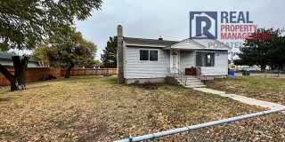 4 bedroom 2 bath - 1 Car Detached Garage - Small dog negotiable Gallery 31