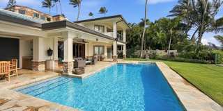 Portlock Oceanfront Estate: Luxury Beachfront Home w/ Pool & Sunset Views Gallery 1