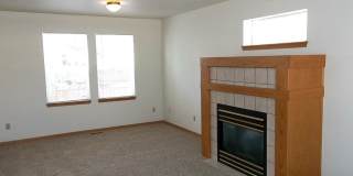 Comfortable and Bright 3-Bedroom Home Available This June Gallery 4