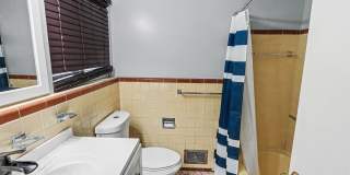 Beautifully maintained, move in ready 3 bed, 1.5 bath single family home Gallery 12