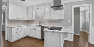 2982 Northbrook Drive Gallery 1