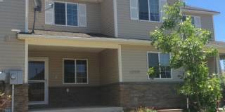 5 BEDROOM, 4 BATHROOM TOWNHOUSE WITH 2 CAR DETACHED GARAGE Gallery 1