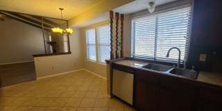 Great Central Location - 3 Bed / 2 Bath Single Story! Gallery 14