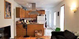 2 bed steps to NorthEastern Gallery 7