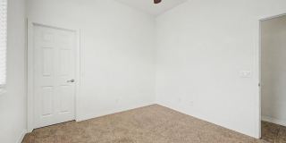 1133 E Buckingham Avenue Gallery 16