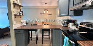 St Louis Park 2 Bedroom Town Home, Dishwasher, 1 Car Garage, Central Air, W/D Gallery 9